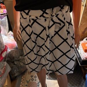 Women’s INC International Concepts Black and White A-Line Skirt Size 8P